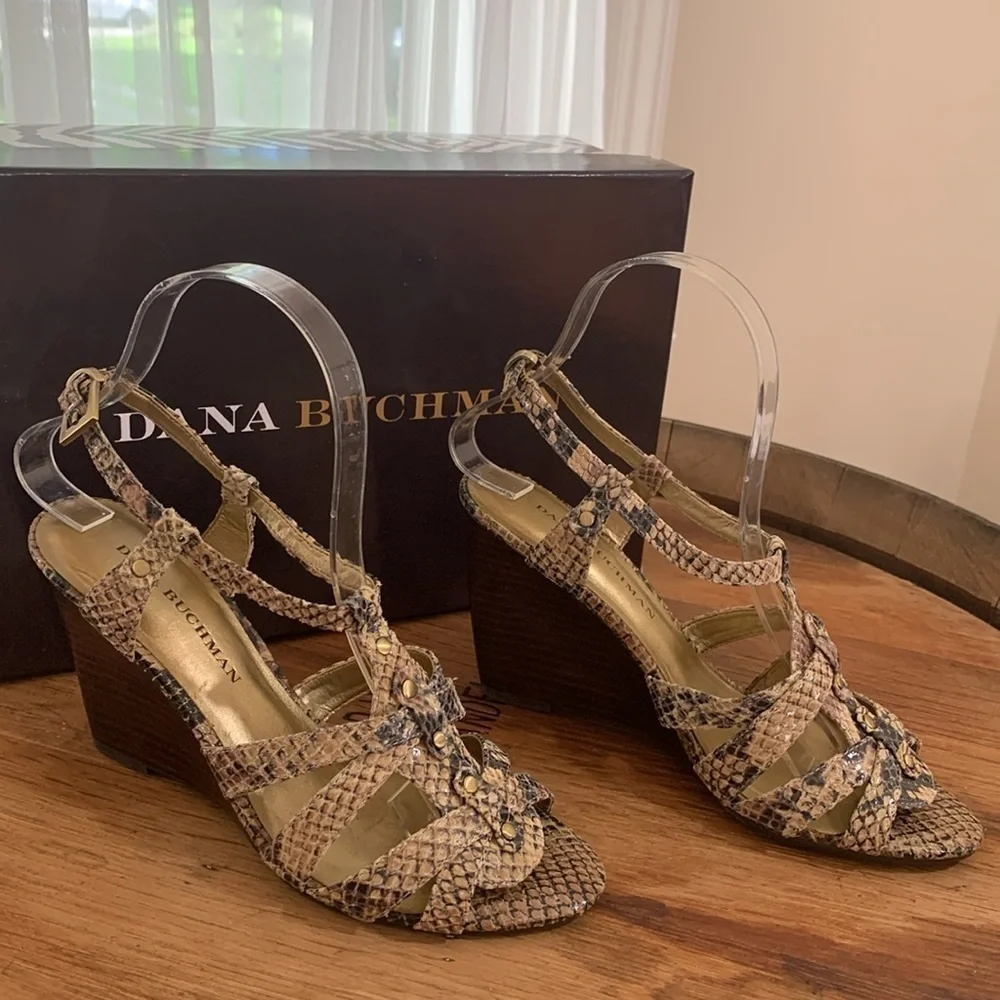 Dana Buchman | NIB Vala Snake Embossed Leather Strappy Stacked Wedge Heels 6.5 M